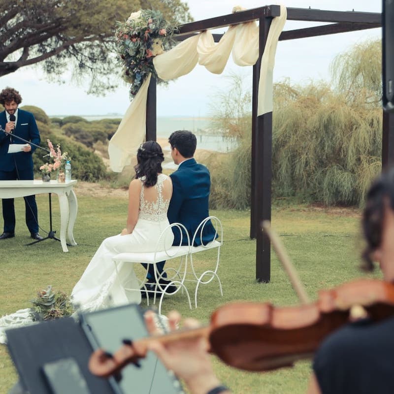 violín en una boda civil en Huelva